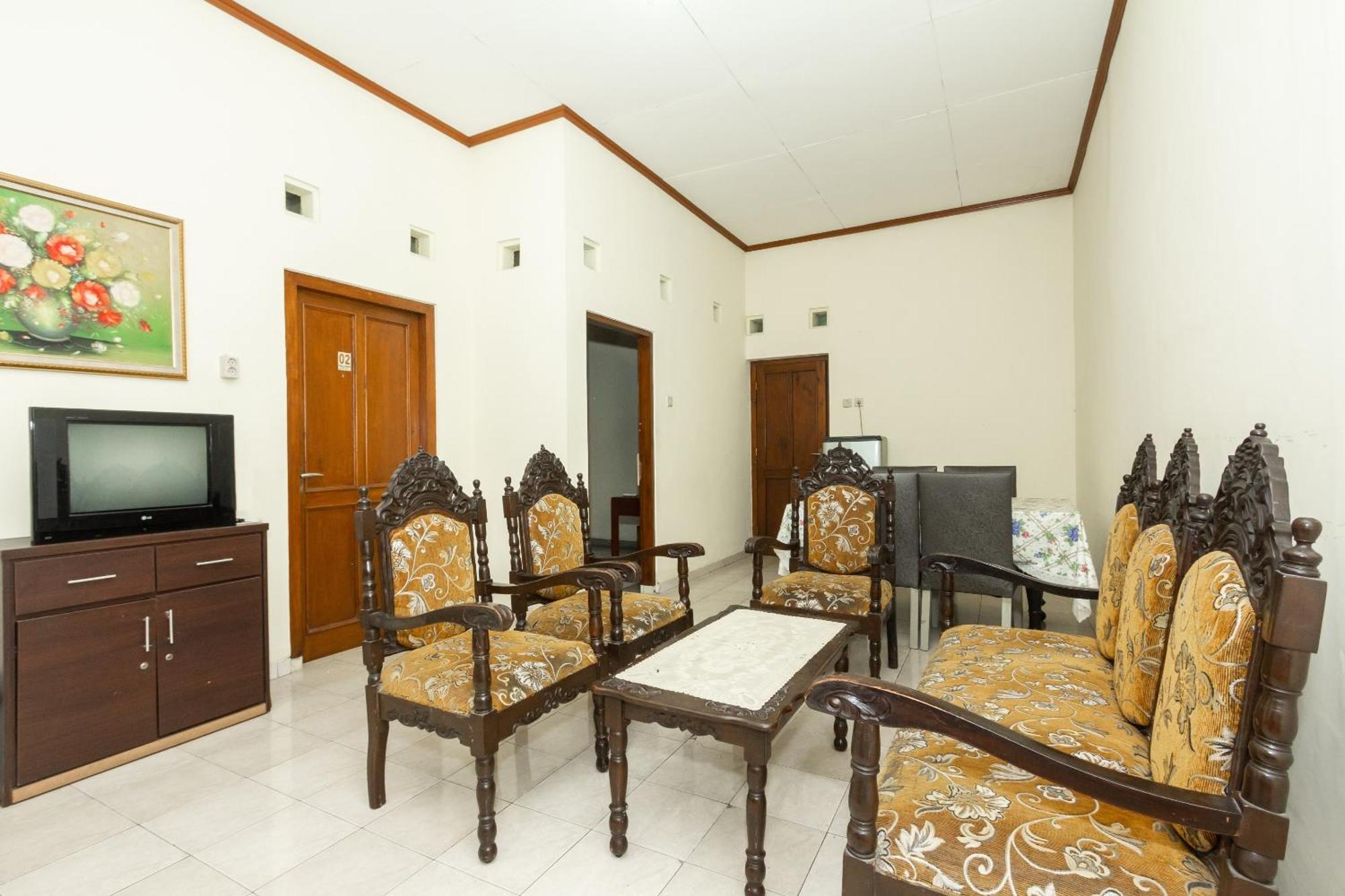 OYO 1150 Omah Ladrang Hotel Kejayan Bagian luar foto