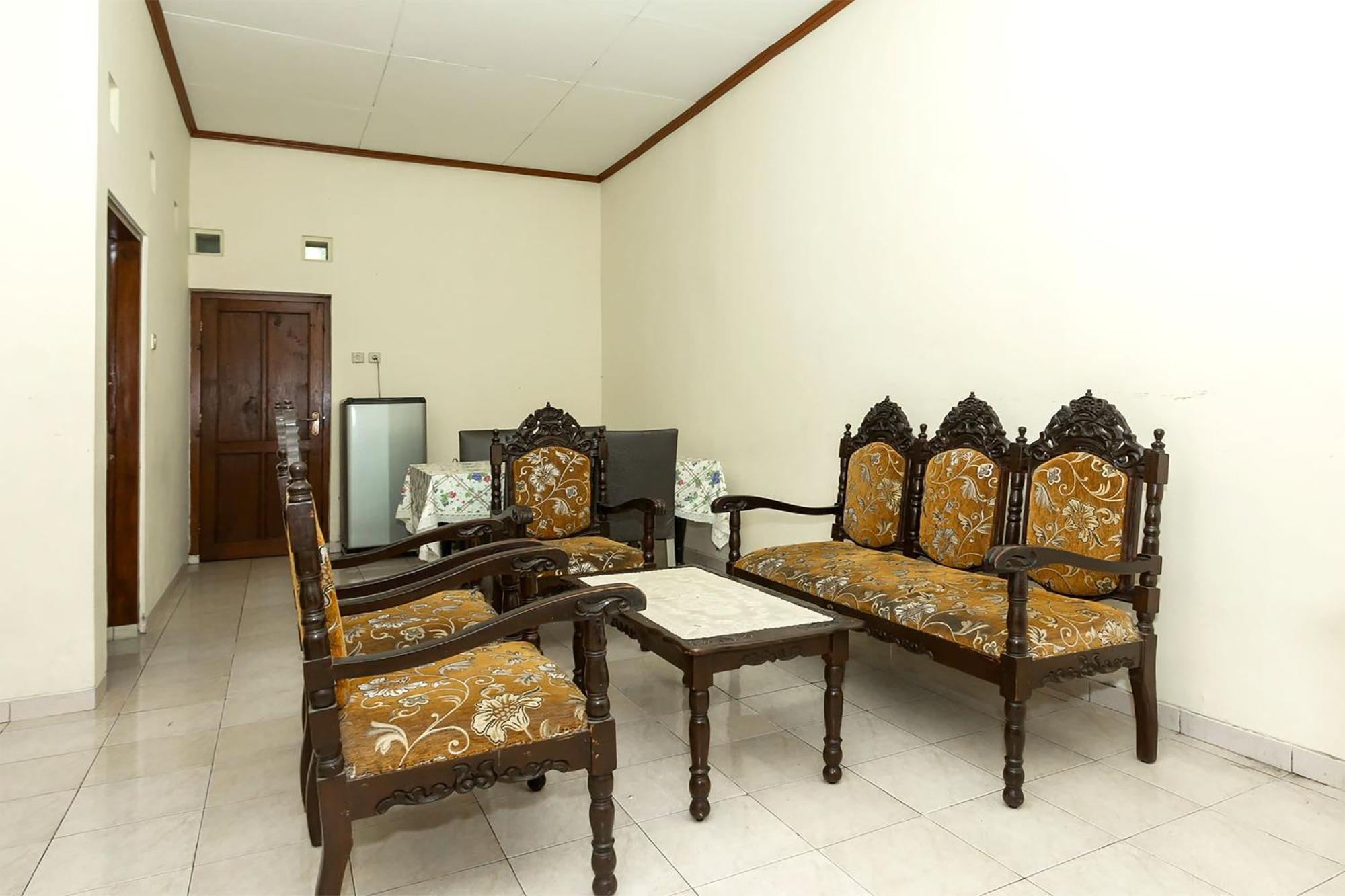 OYO 1150 Omah Ladrang Hotel Kejayan Bagian luar foto